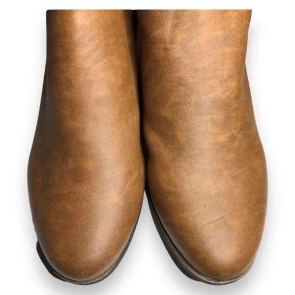 Madden Girl Women’s Slip On Ankle Boot with Buckle, Brown, size 7 - Picture 4 of 7